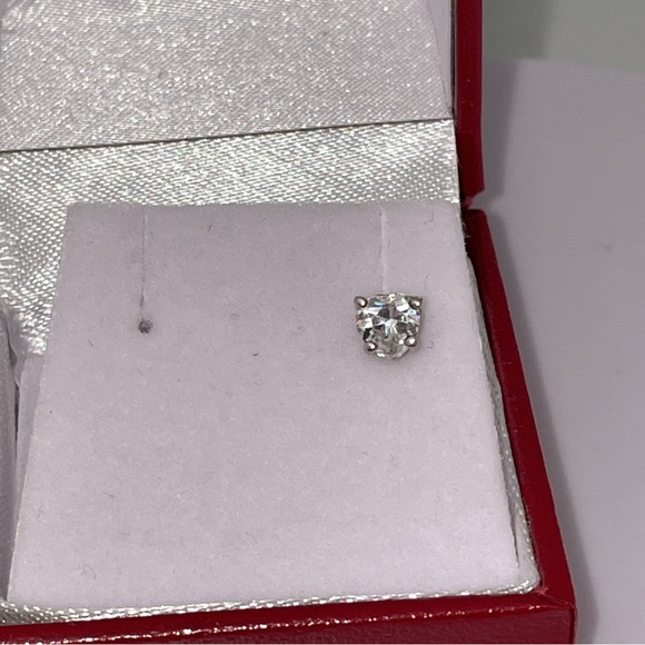 Single (1) Heart Cut CZ Diamond 1/2CT Solitaire Unisex Silver Stud Earring - Picture 14 of 15